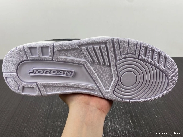 Rep LUCY (2016) Retro 3 136064-020 Jordan Monday Cyber 0727